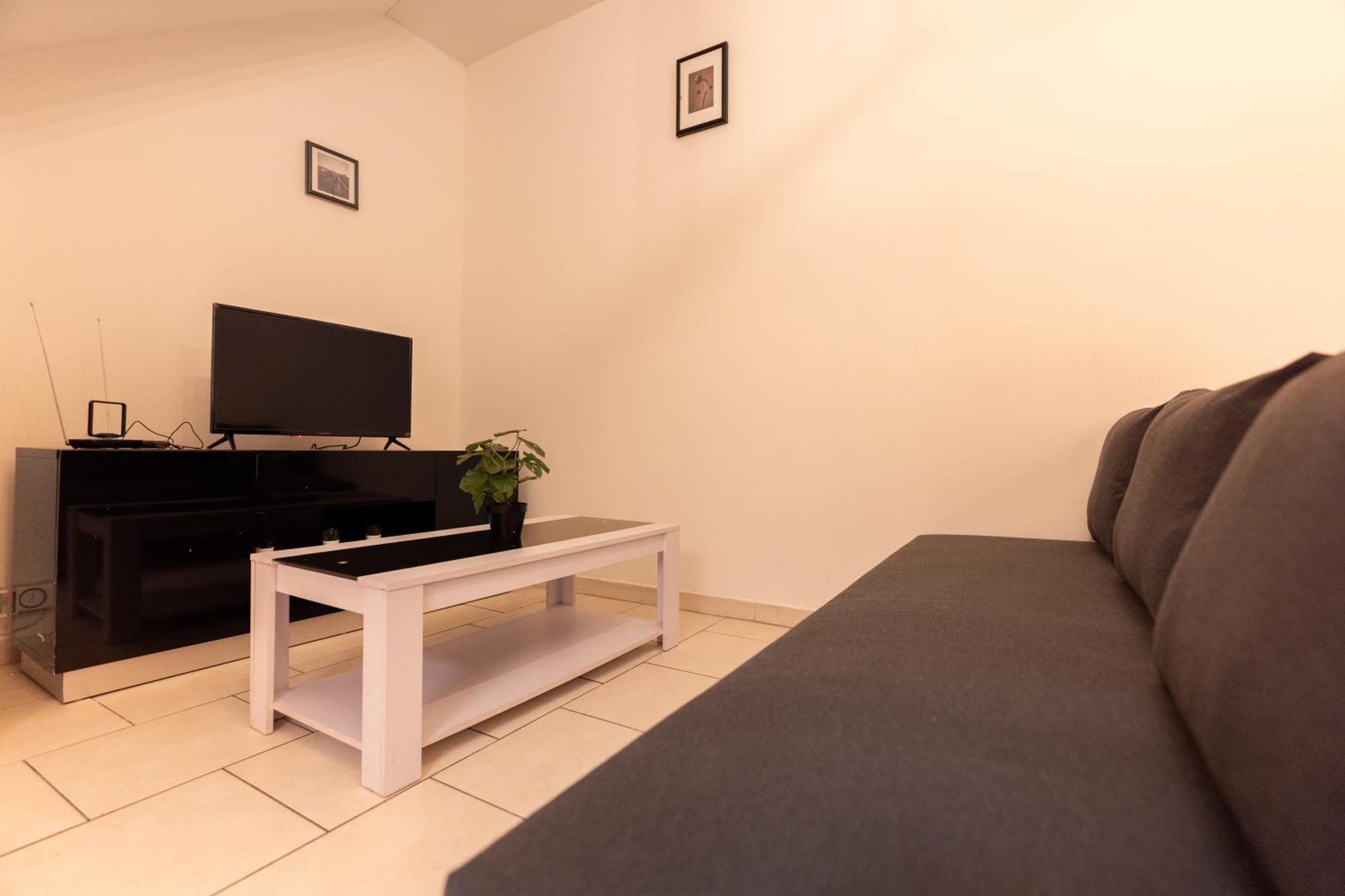 Appartement Tout Equipe Pour 6 Personnes A 15Min Des Plages Béziers Eksteriør billede